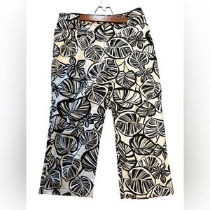 Talbots Floral 23” Inseam  Pants size 12 Petite 
Front Pockets